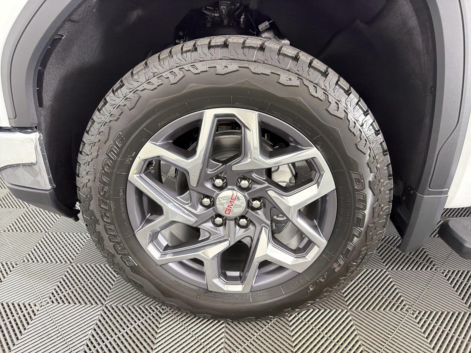 2026 GMC Sierra 1500 SLT - Photo 8