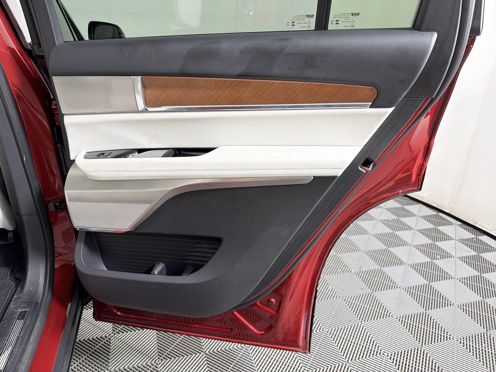 2026 Cadillac VISTIQ Sport - Photo 15