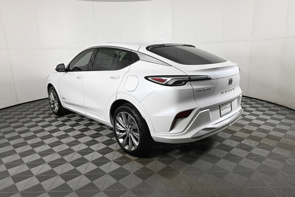 New 2026 Buick Envista Avenir SUV