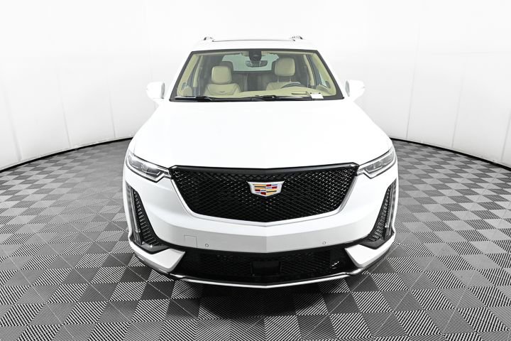 2025 Cadillac XT6 Sport photo 2