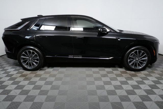 2026 Cadillac Lyriq Sport photo 2