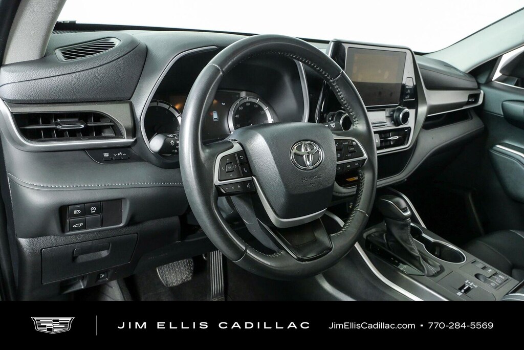 Used 2024 Toyota Highlander XLE SUV