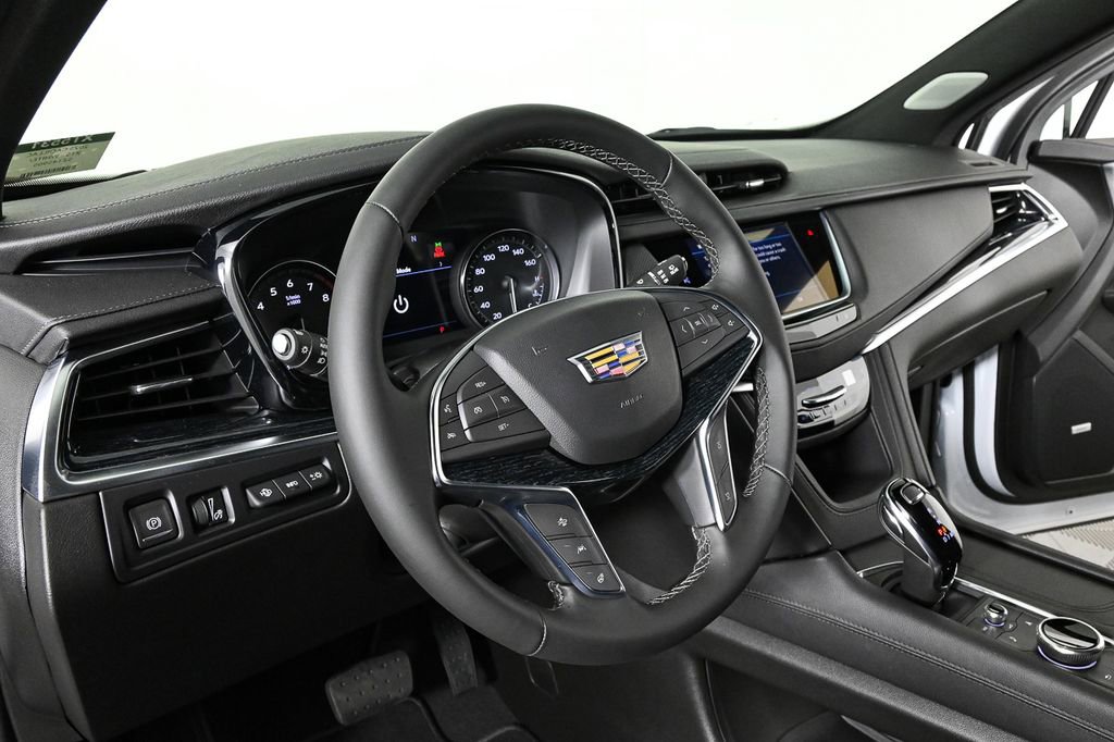 2025 Cadillac XT5 Premium Luxury photo 2