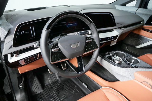 2026 Cadillac Optiq Luxury photo 2