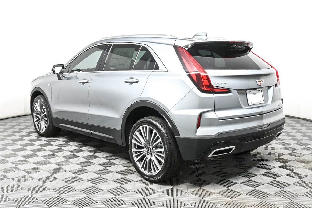 2024 Cadillac XT4 Premium Luxury photo 4