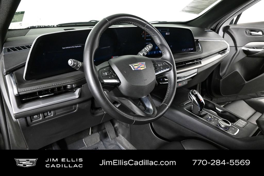 2025 Cadillac XT4 Premium Luxury photo 3
