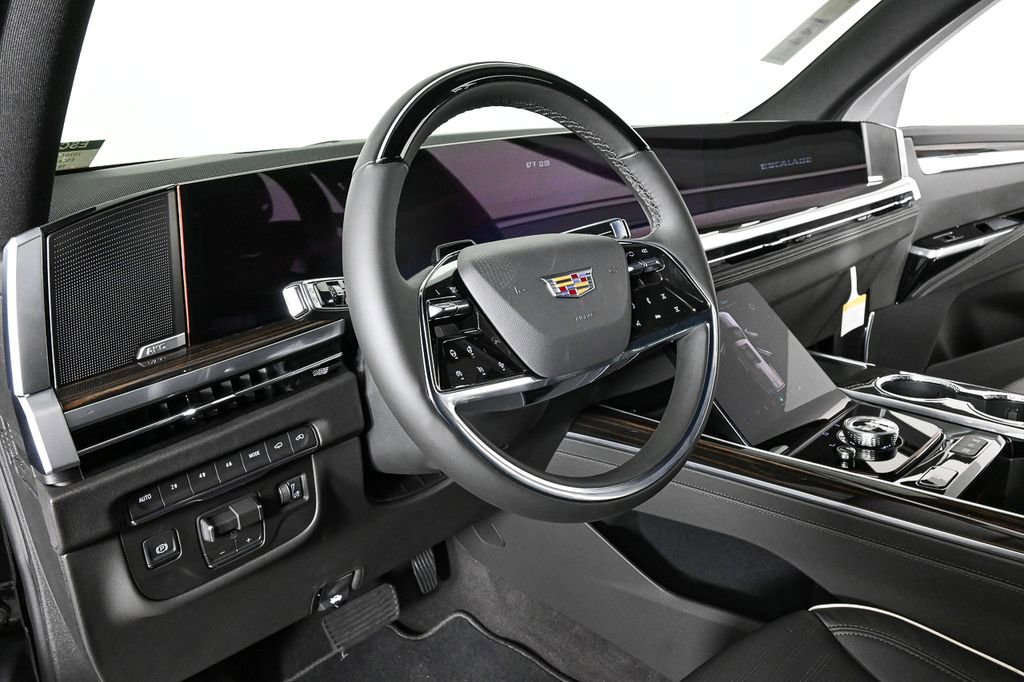 2026 Cadillac Escalade Luxury photo 4