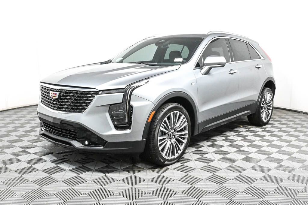 2024 Cadillac XT4 Premium Luxury photo 3