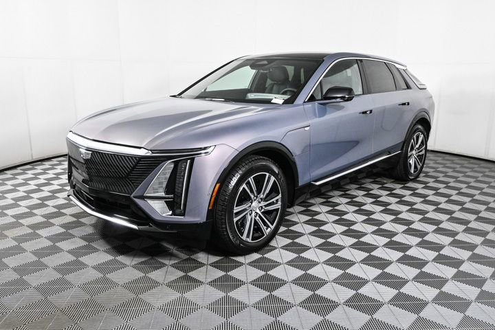 2025 Cadillac Lyriq Luxury photo 3