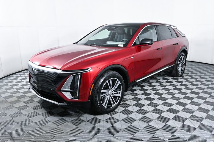 2025 Cadillac Lyriq Luxury photo 3