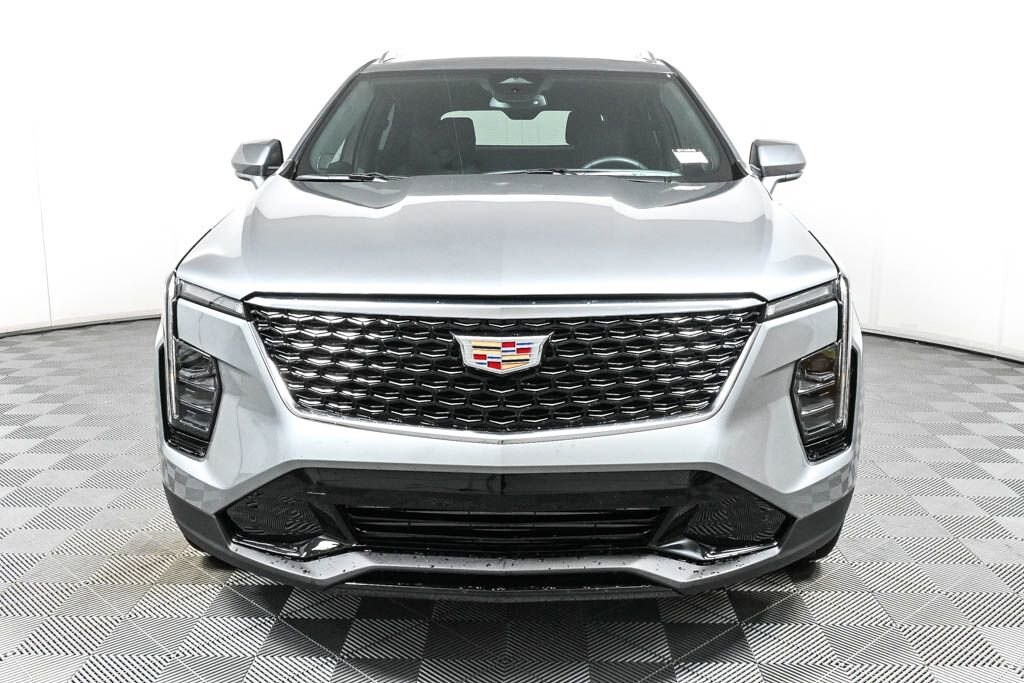 2024 Cadillac XT4 Premium Luxury photo 2