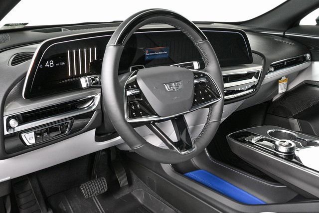 2026 Cadillac Lyriq Luxury photo 2