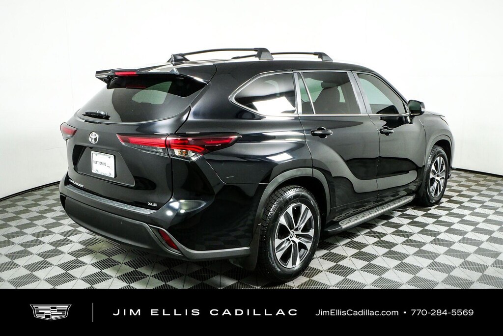 Used 2024 Toyota Highlander XLE SUV
