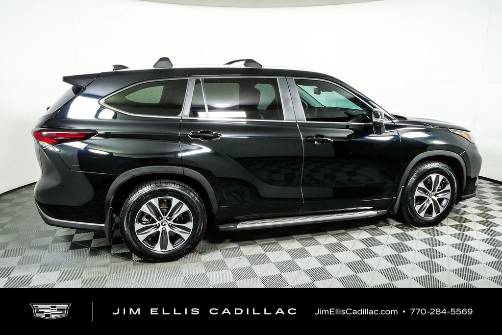 Used 2024 Toyota Highlander XLE SUV