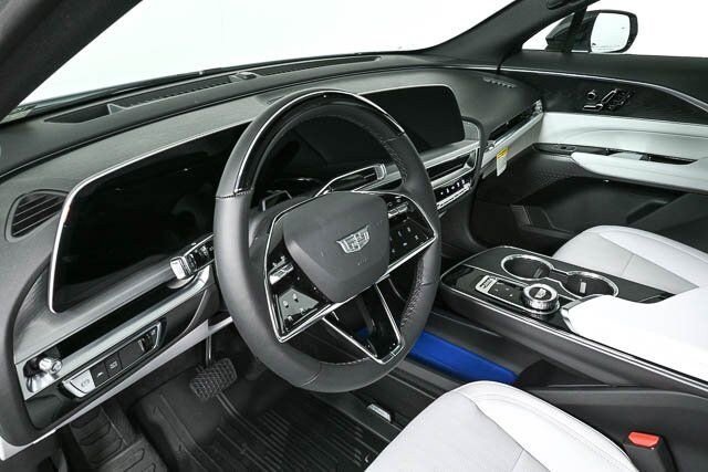 2026 Cadillac Lyriq Luxury photo 3