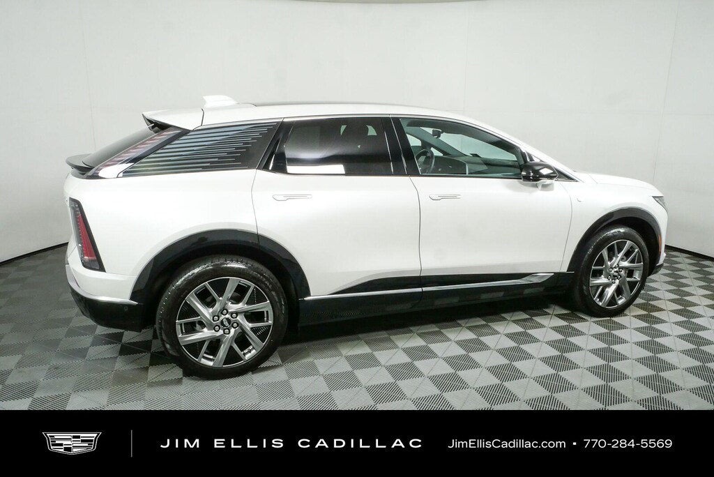 Used 2025 CADILLAC OPTIQ Luxury SUV
