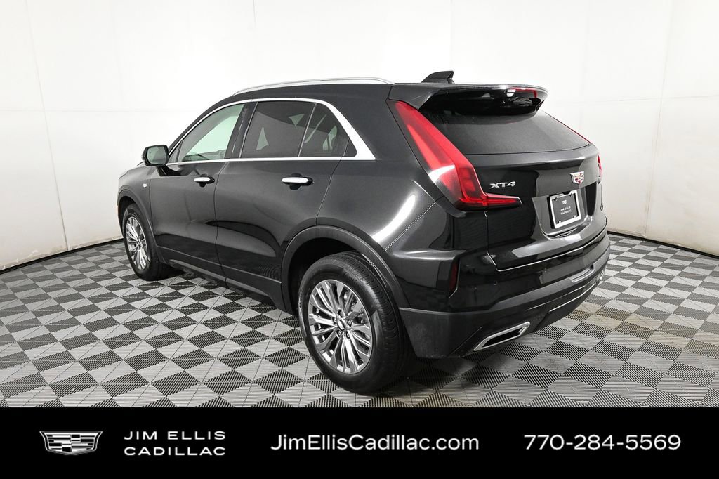 2025 Cadillac XT4 Premium Luxury photo 2