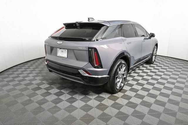 2025 Cadillac Optiq Luxury photo 3