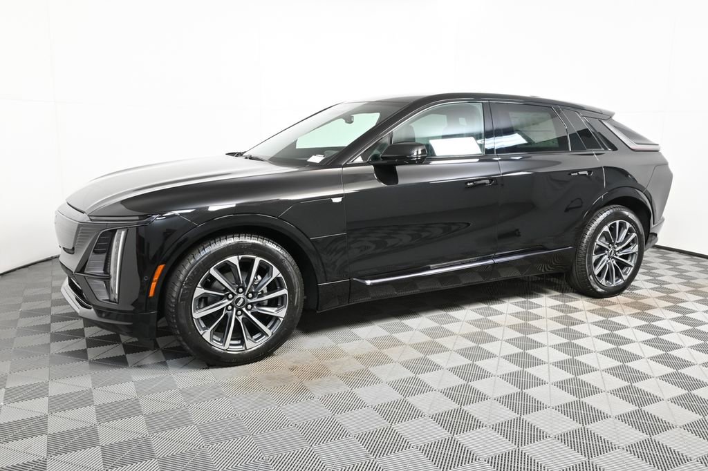 2026 Cadillac Lyriq Sport photo 2