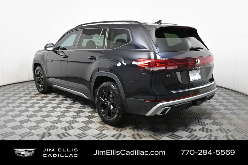 Used 2024 Volkswagen Atlas 2.0T Peak Edition SE w/Technology Sport Utility