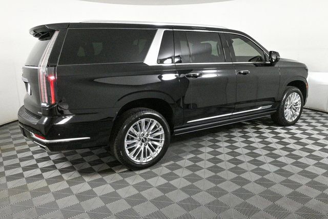2025 Cadillac Escalade ESV Premium Luxury photo 2