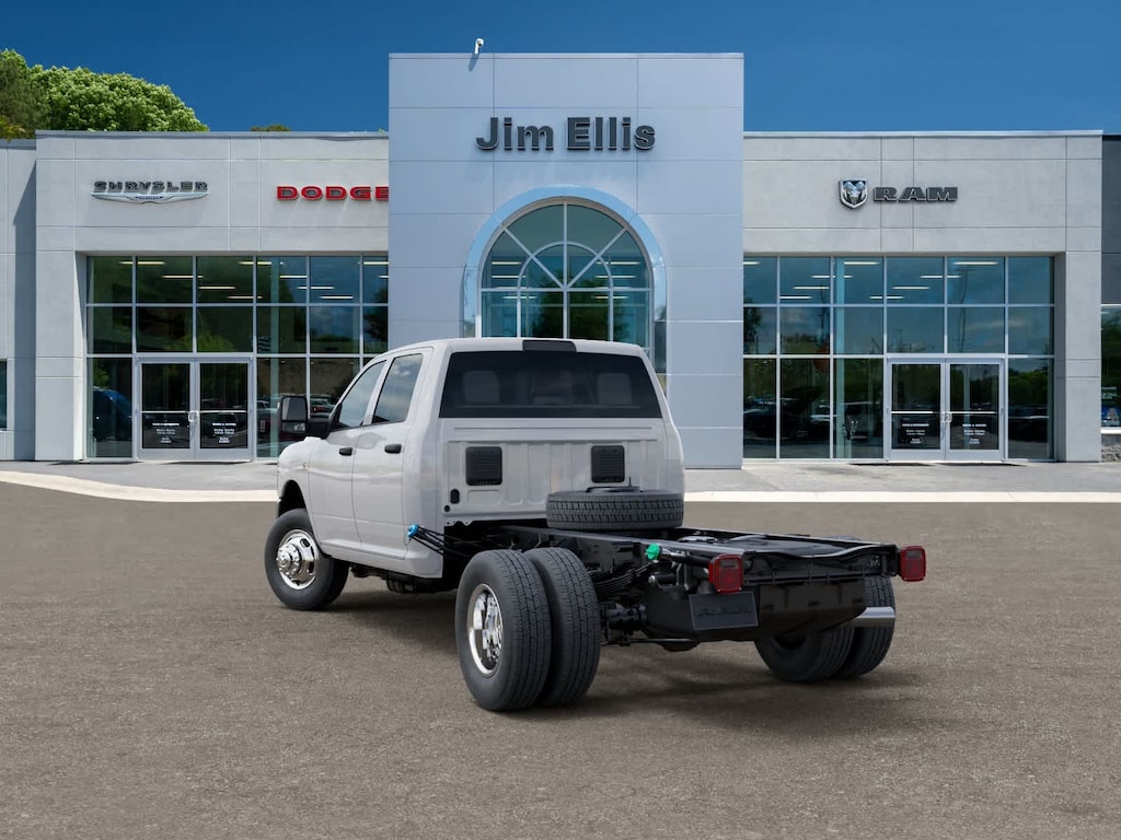 New 2026 Ram 3500 Chassis Cab Tradesman/Big Horn Truck Crew Cab