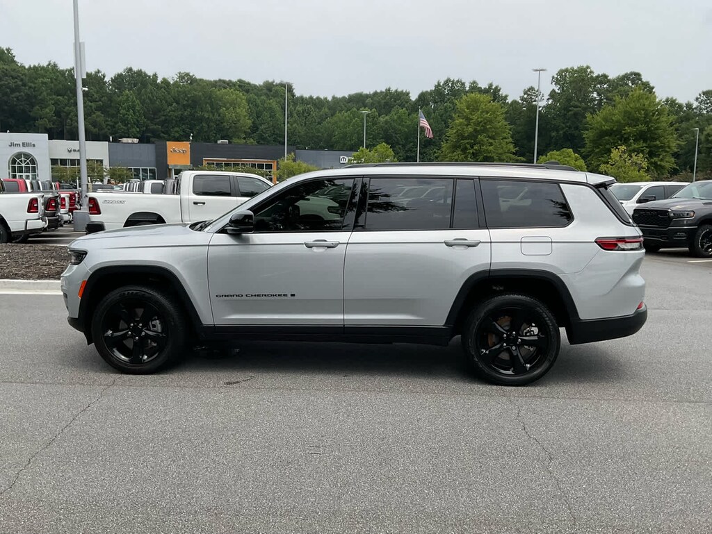 Used 2023 Jeep Grand Cherokee L Altitude 4x2