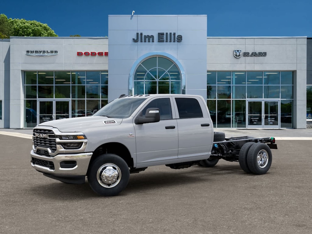 New 2026 Ram 3500 Chassis Cab Tradesman/Big Horn Truck Crew Cab