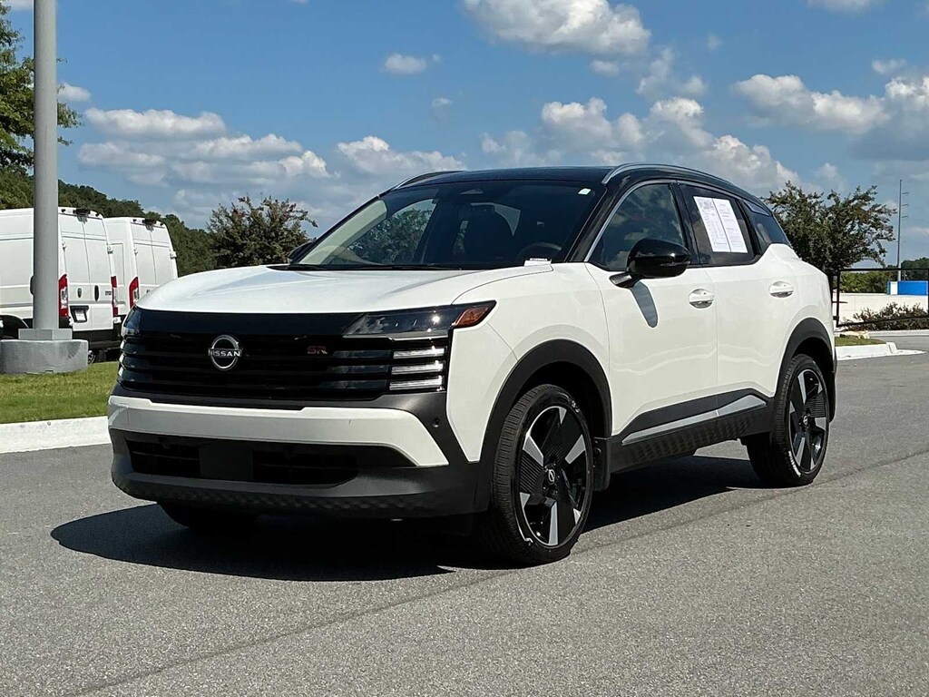 Used 2025 Nissan Kicks SR FWD