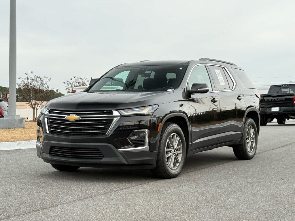 Certified 2023 Chevrolet Traverse LT Cloth FWD