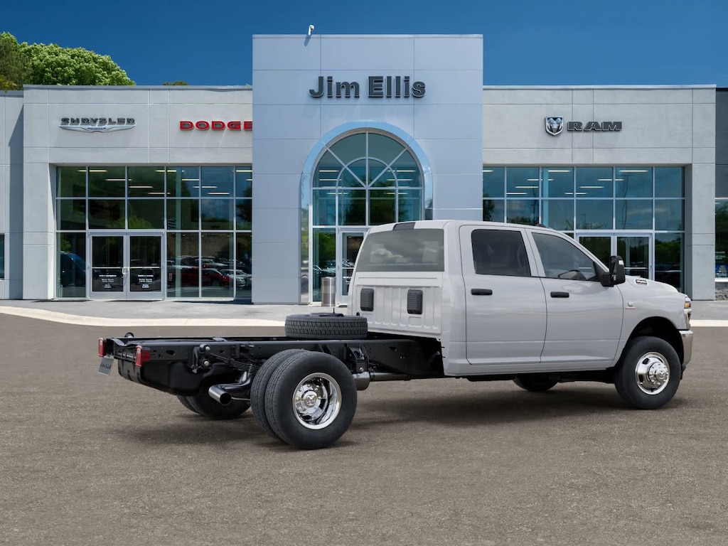 New 2026 Ram 3500 Chassis Cab Tradesman/Big Horn Truck Crew Cab