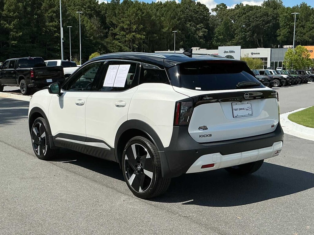 Used 2025 Nissan Kicks SR FWD