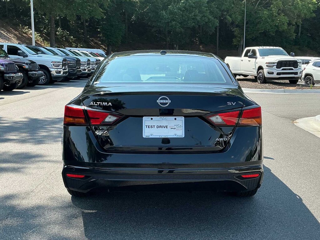 Used 2024 Nissan Altima 2.5 SV AWD Sedan