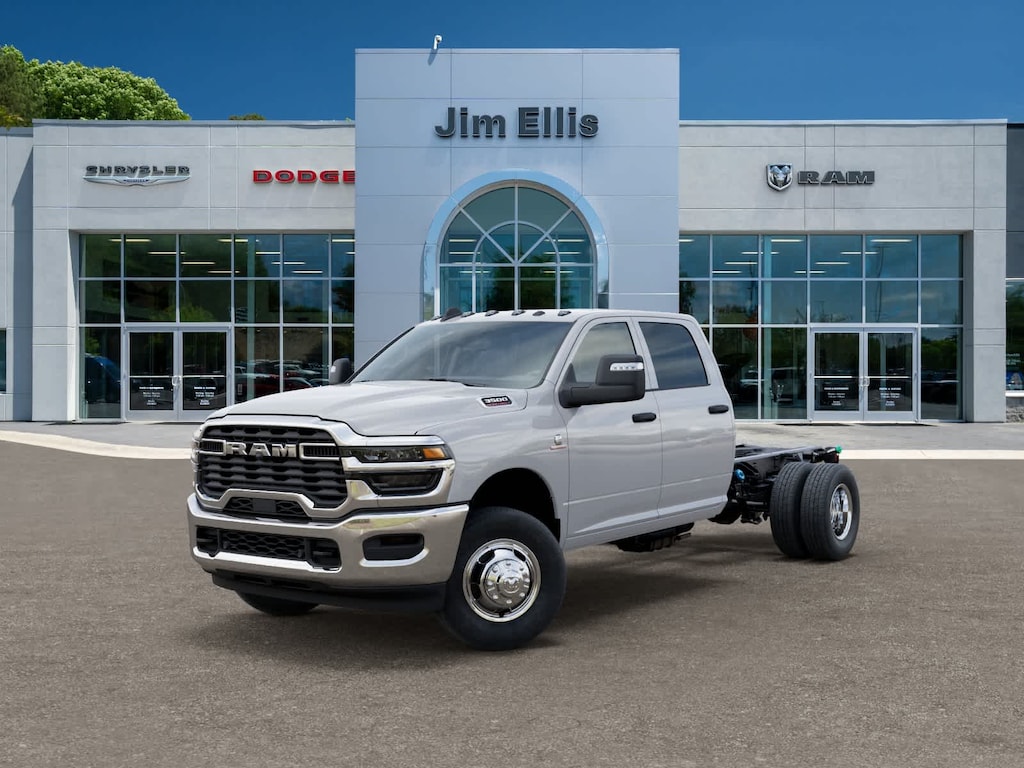New 2026 Ram 3500 Chassis Cab Tradesman/Big Horn Truck Crew Cab