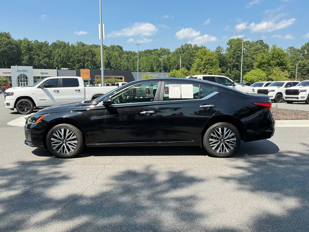 Used 2024 Nissan Altima 2.5 SV AWD Sedan