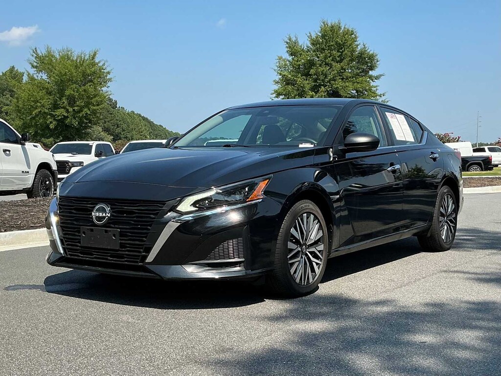 Used 2024 Nissan Altima 2.5 SV AWD Sedan
