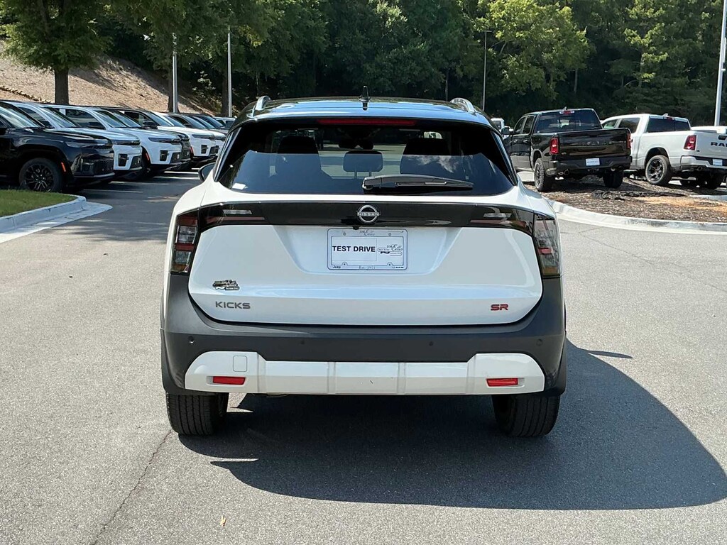 Used 2025 Nissan Kicks SR FWD