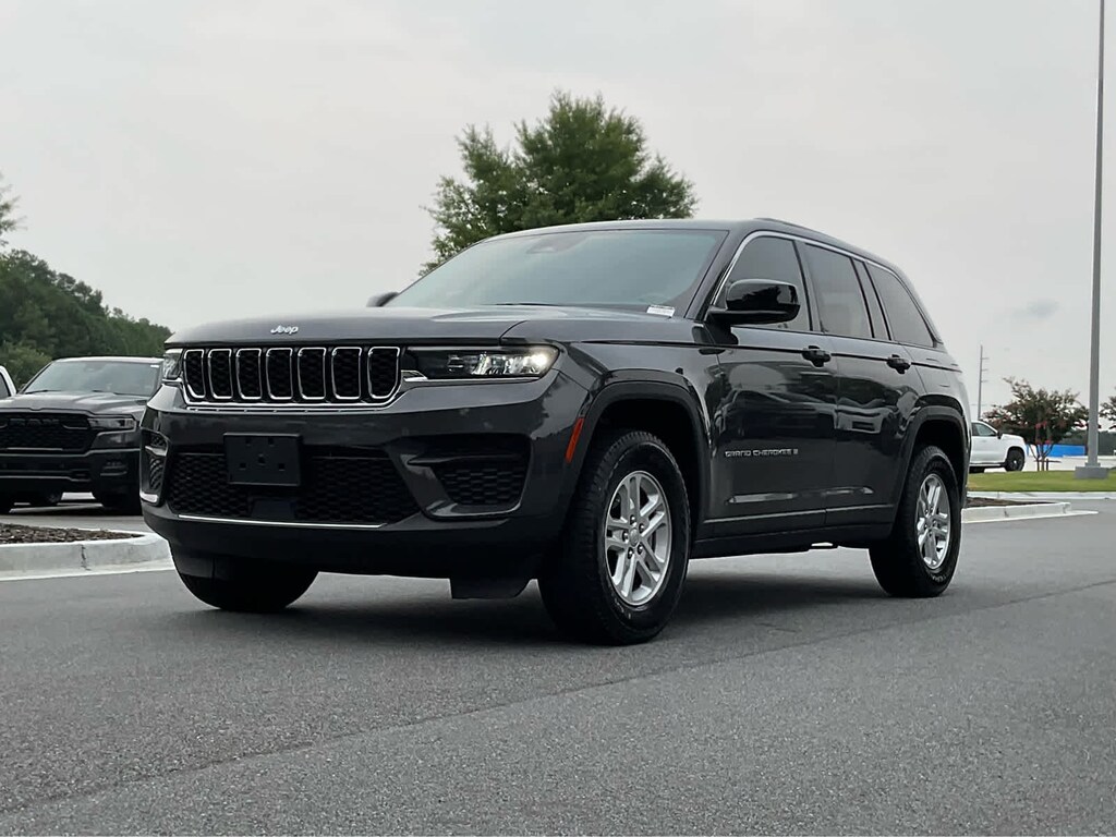 Used 2022 Jeep Grand Cherokee Laredo 4x2