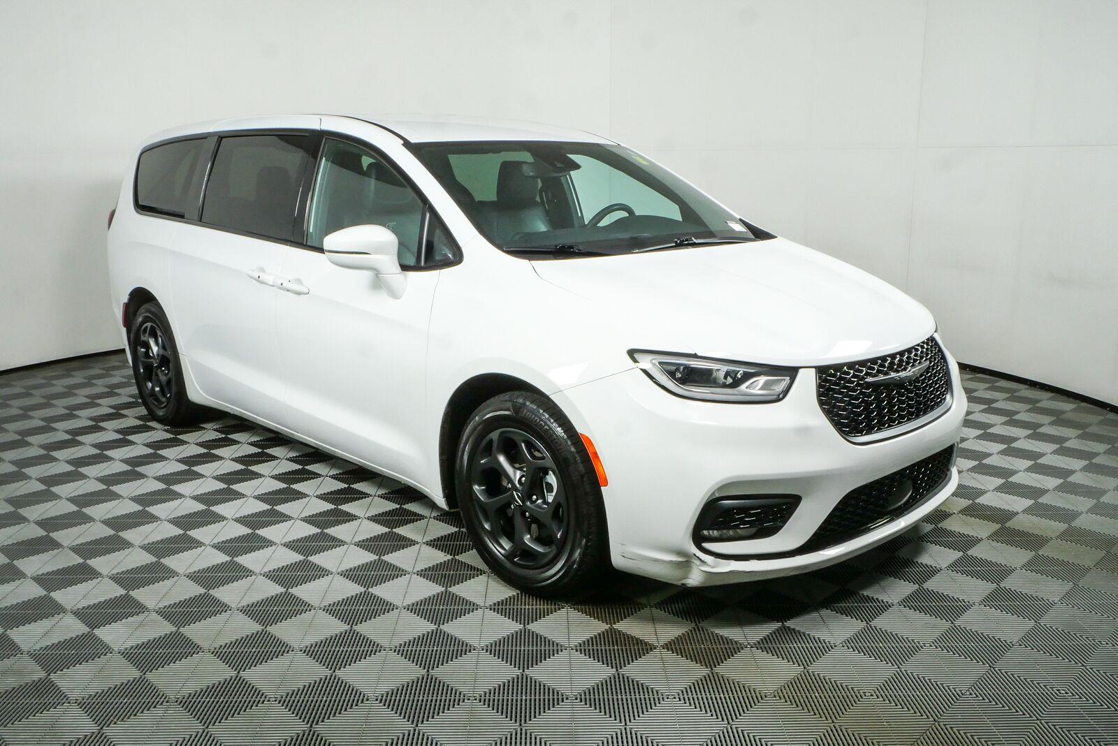 2022 Chrysler Pacifica Hybrid Touring L
