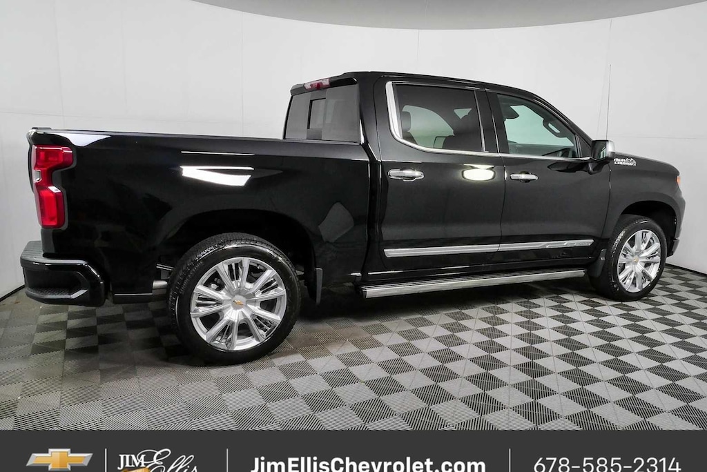 New 2026 Chevrolet Silverado 1500 High Country Truck Crew Cab