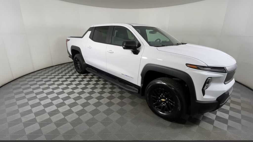 New 2024 Chevrolet Silverado EV Work Truck w/4WT Truck Crew Cab