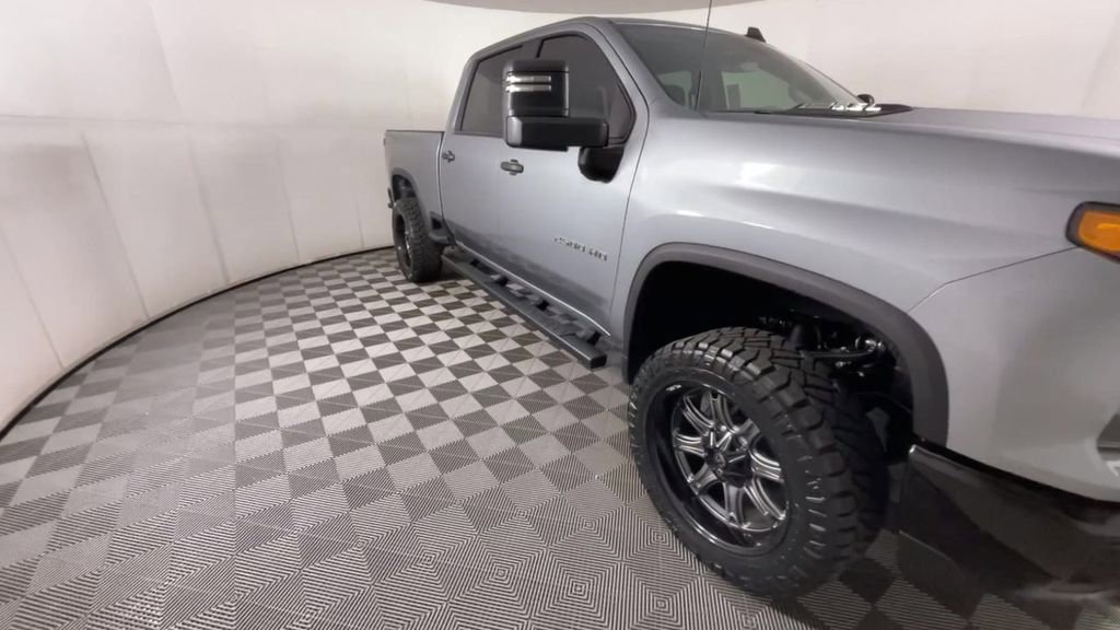 2025 Chevrolet Silverado 2500HD Custom photo 2