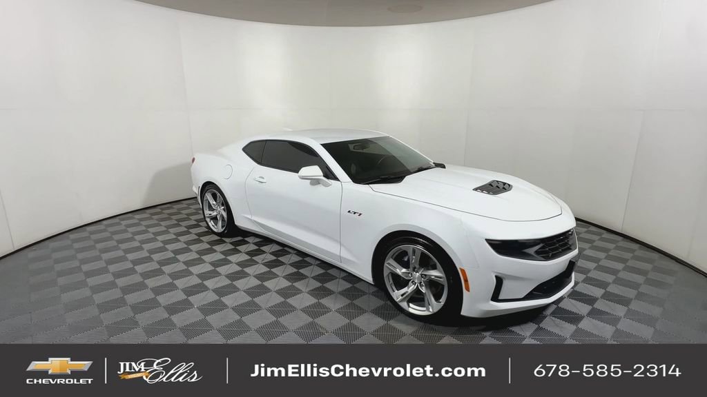 2021 Chevrolet Camaro LT1 photo 2