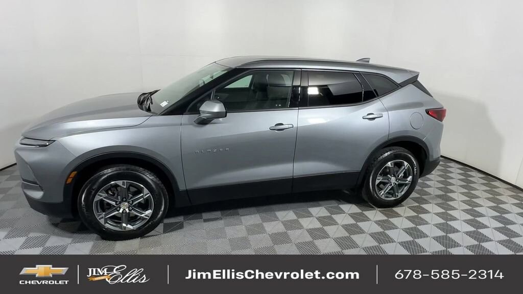 Used 2025 Chevrolet Silverado 1500 LT 4WD Crew Cab 147 LT w/1LT