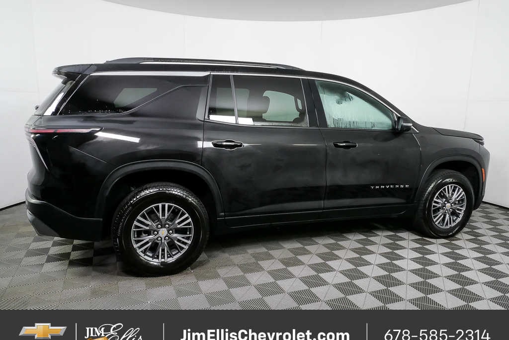 Used 2025 Chevrolet Traverse FWD LT SUV