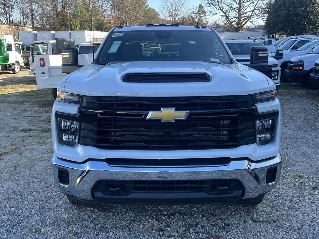 2024 Chevrolet Silverado 2500HD Work Truck photo 2