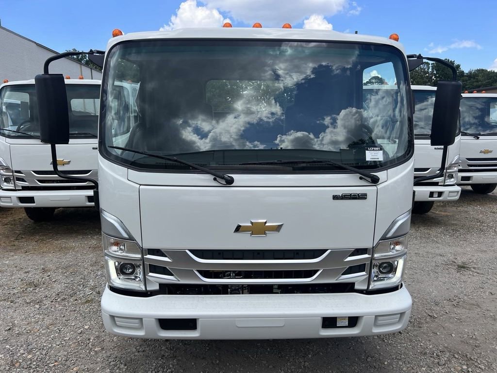 2025 Chevrolet Silverado 3500HD photo 2