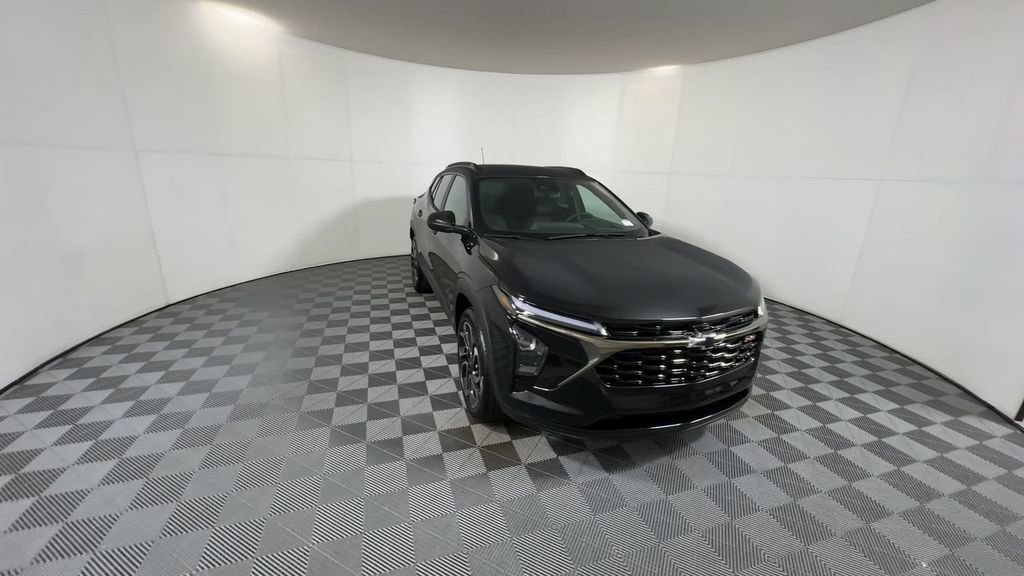 2026 Chevrolet Trax photo 2