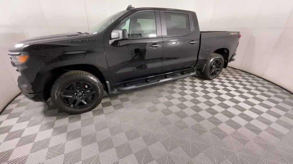 New 2025 Chevrolet Silverado 1500 Custom Truck Crew Cab