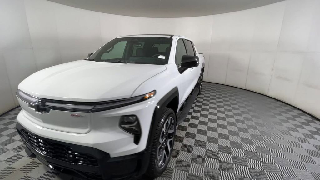 2025 Chevrolet Silverado EV RST photo 3